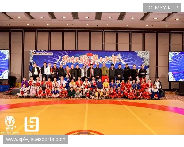 和布克赛尔县中国式摔跤比赛落幕，85公斤以下级别选手展现传统技法精髓