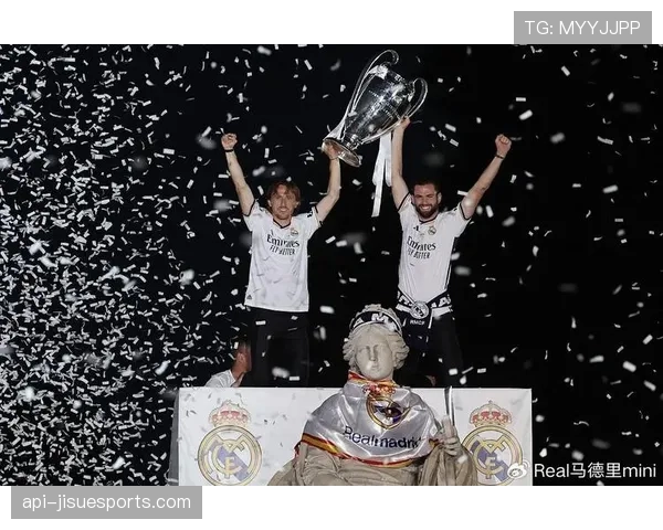 里尔新星约罗成为多支豪门关注目标，俱乐部表态赛季结束前不讨论转会